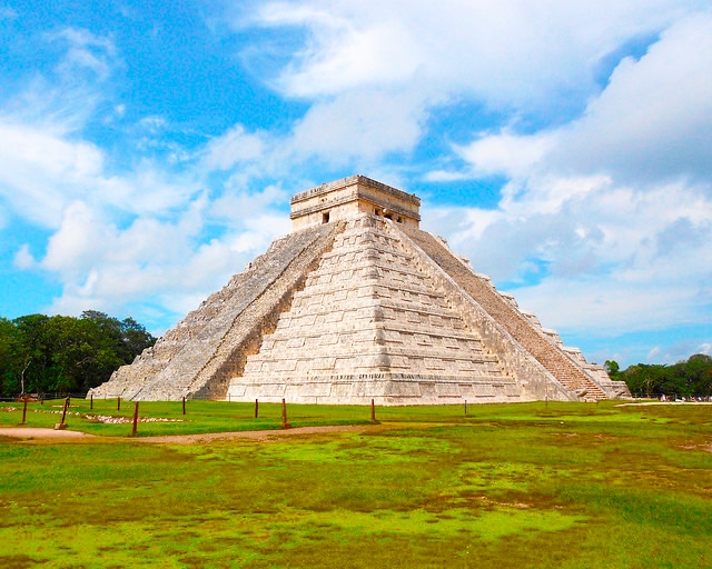 Vista de la pirámide de Kukulkán en Chichén Itzá.