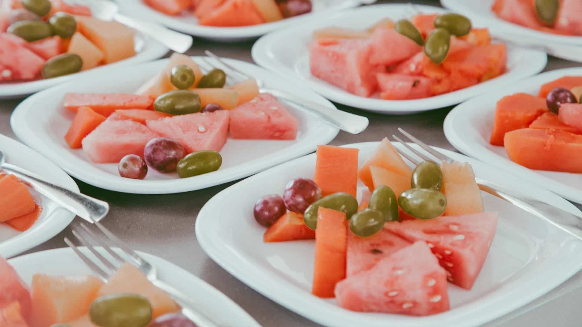 Almuerzo buffet en un club de playa