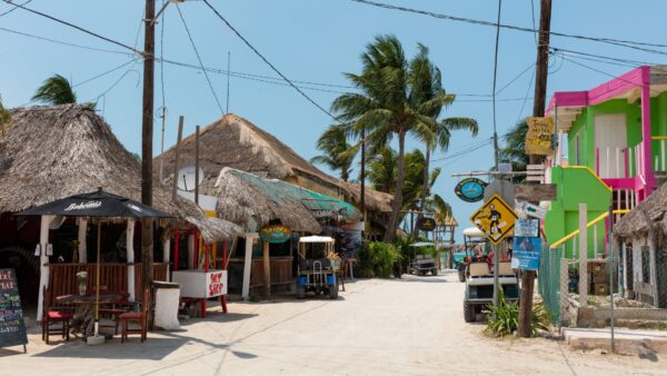 Tour a Holbox + Excursión a Bacalar