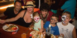 Cena gourmet a bordo del Barco Pirata