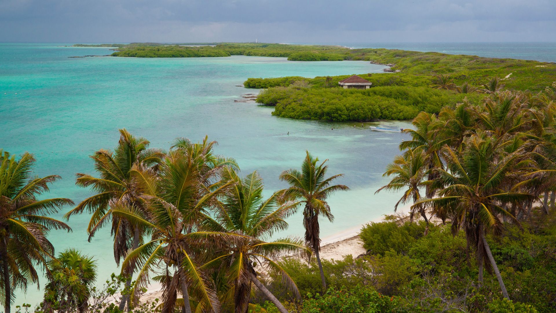 Vista panorámica del faro de Isla Contoy