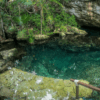 Exploración de un cenote en Xel-Há, México.