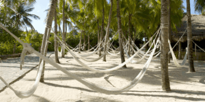 Relax en la Isla de las Hamacas en Xel-Há Todo Incluido.